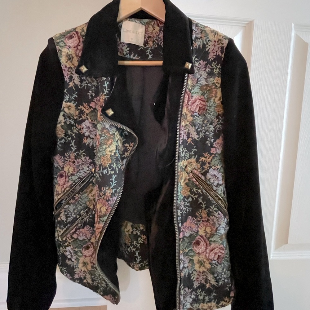 Line and Dot 90s inspired jacket, size small